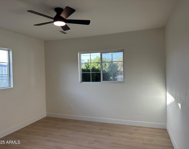 4314 E Oak Street - Photo Thumbnail 17