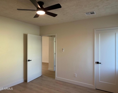 4314 E Oak Street - Photo Thumbnail 22