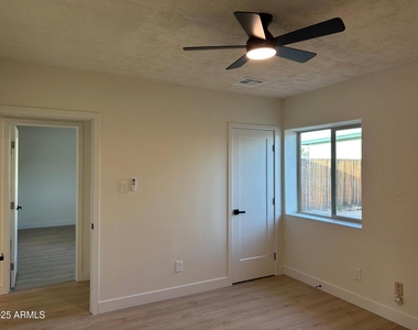 4314 E Oak Street - Photo Thumbnail 21