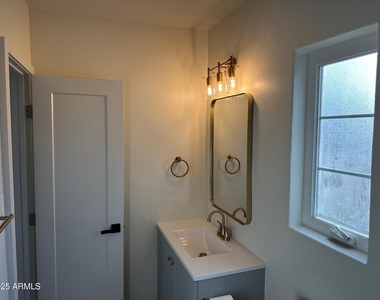4314 E Oak Street - Photo Thumbnail 14