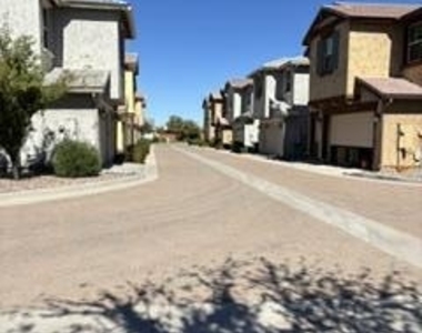 3956 E Vest Avenue - Photo Thumbnail 2