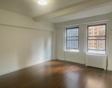 West 55th Street - Photo Thumbnail 8