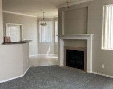 1941 S Pierpont Drive - Photo Thumbnail 11