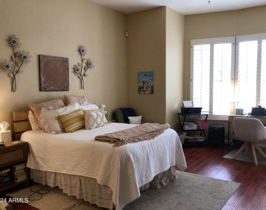 674 W Desert Broom Drive - Photo Thumbnail 32
