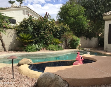 674 W Desert Broom Drive - Photo Thumbnail 40
