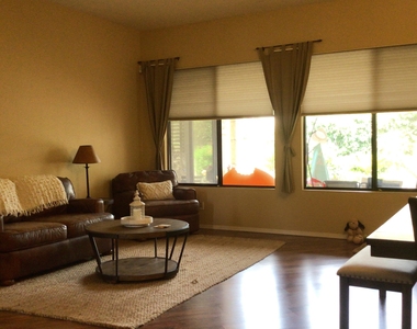 674 W Desert Broom Drive - Photo Thumbnail 5