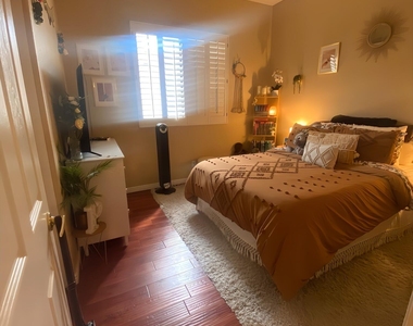 674 W Desert Broom Drive - Photo Thumbnail 22