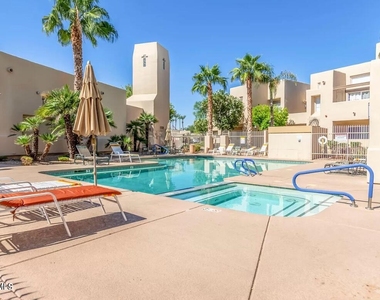 11333 N 92nd Street - Photo Thumbnail 15