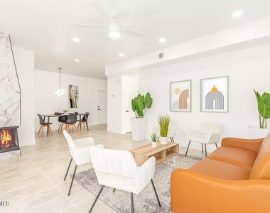 11333 N 92nd Street - Photo Thumbnail 4