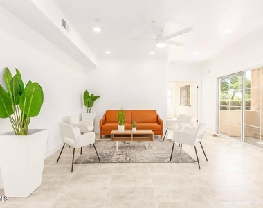 11333 N 92nd Street - Photo Thumbnail 6
