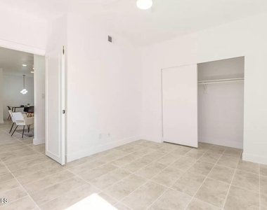 11333 N 92nd Street - Photo Thumbnail 12