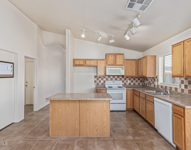 25781 W Dunlap Road - Photo Thumbnail 4
