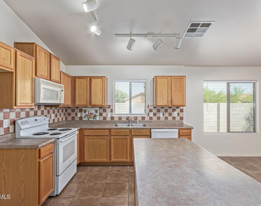 25781 W Dunlap Road - Photo Thumbnail 5