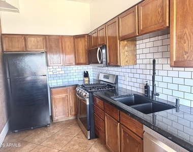 706 E Whitton Avenue - Photo Thumbnail 3