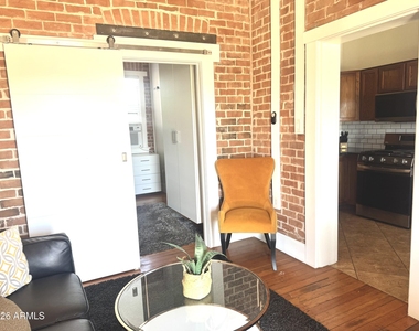 706 E Whitton Avenue - Photo Thumbnail 10
