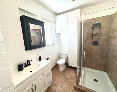 706 E Whitton Avenue - Photo Thumbnail 14