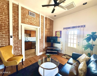706 E Whitton Avenue - Photo Thumbnail 9