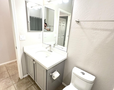 1719 W Owens Way - Photo Thumbnail 4