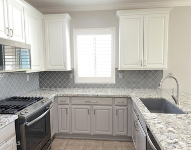 1719 W Owens Way - Photo Thumbnail 12