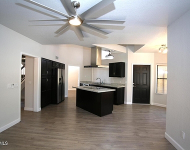 924 E Manor Drive - Photo Thumbnail 14