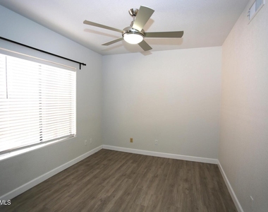 924 E Manor Drive - Photo Thumbnail 23