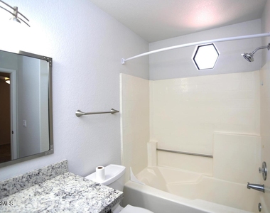 924 E Manor Drive - Photo Thumbnail 26