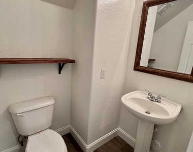 2890 S Miller Drive - Photo Thumbnail 6