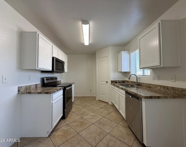 5807 N 73rd Drive - Photo Thumbnail 12