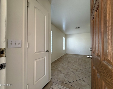 5807 N 73rd Drive - Photo Thumbnail 5