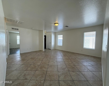 5807 N 73rd Drive - Photo Thumbnail 7