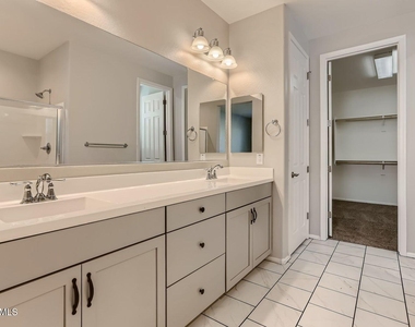 16206 W Jenan Drive - Photo Thumbnail 10