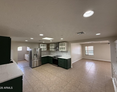 2914 N Hawes Road - Photo Thumbnail 6