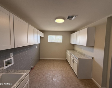 2914 N Hawes Road - Photo Thumbnail 11