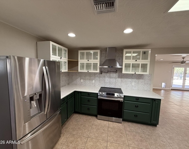 2914 N Hawes Road - Photo Thumbnail 5