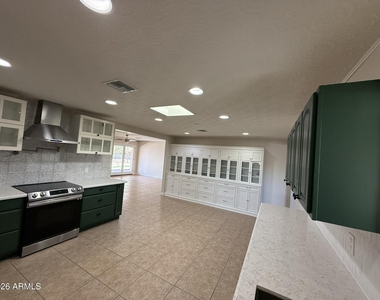 2914 N Hawes Road - Photo Thumbnail 4