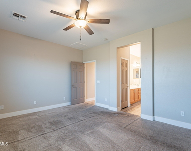 7599 W Springfield Way - Photo Thumbnail 18