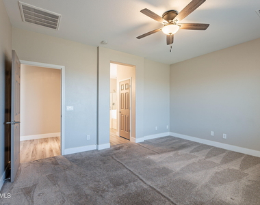 7599 W Springfield Way - Photo Thumbnail 17
