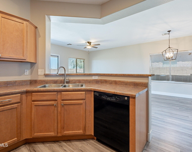 7599 W Springfield Way - Photo Thumbnail 9