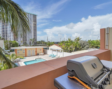 801 S Ocean Drive - Photo Thumbnail 17