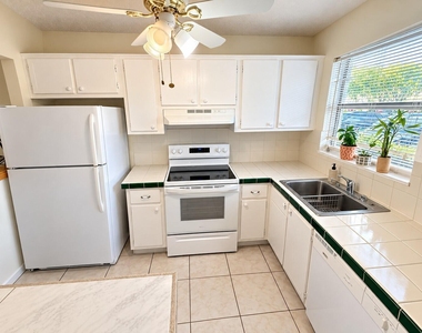 8345 Sunrise Lakes Boulevard - Photo Thumbnail 2