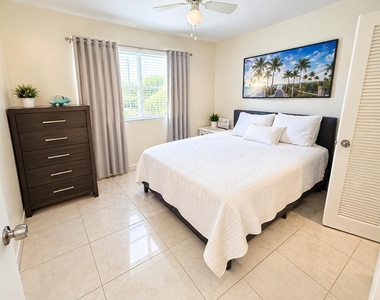 8345 Sunrise Lakes Boulevard - Photo Thumbnail 13