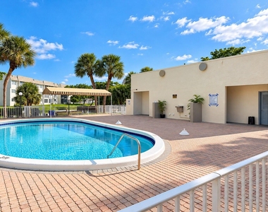 8345 Sunrise Lakes Boulevard - Photo Thumbnail 18