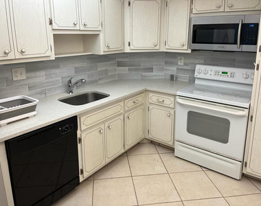 300 Bayview Drive - Photo Thumbnail 4