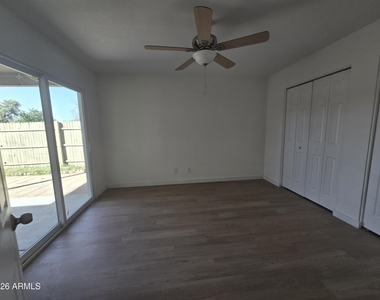 7006 S 45th Street - Photo Thumbnail 4
