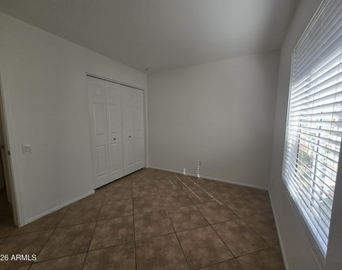 7006 S 45th Street - Photo Thumbnail 5