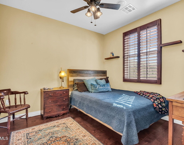 2458 E Roma Avenue - Photo Thumbnail 17