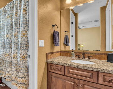 2458 E Roma Avenue - Photo Thumbnail 18