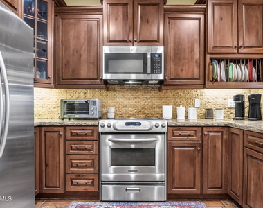 2458 E Roma Avenue - Photo Thumbnail 11