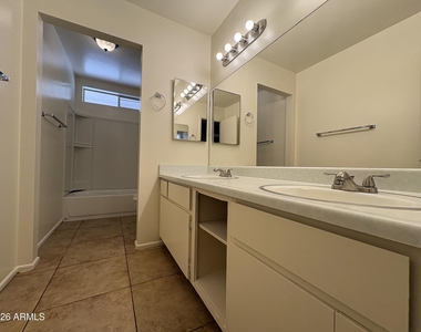 3828 W Lane Avenue - Photo Thumbnail 11