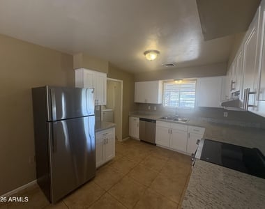 3828 W Lane Avenue - Photo Thumbnail 2